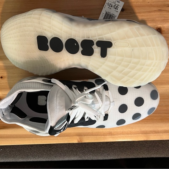 Men’s Ultraboost Shoes - Picture 2 of 7